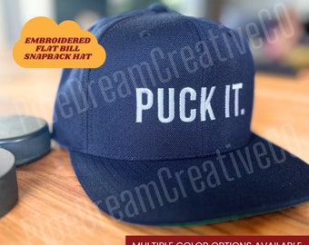 Gorra de camionero con visera plana bordada con divertido juego de palabras de hockey Puck It