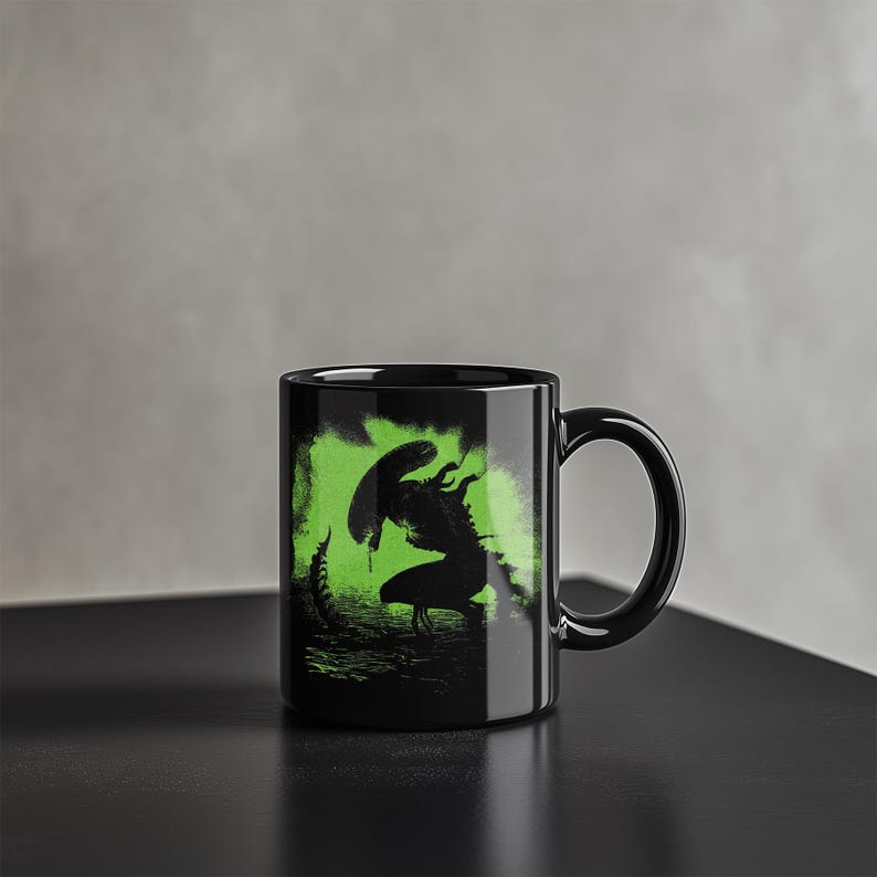 Alien Movie coffee mug, black ceramic xenomorph 1979 collectible cup