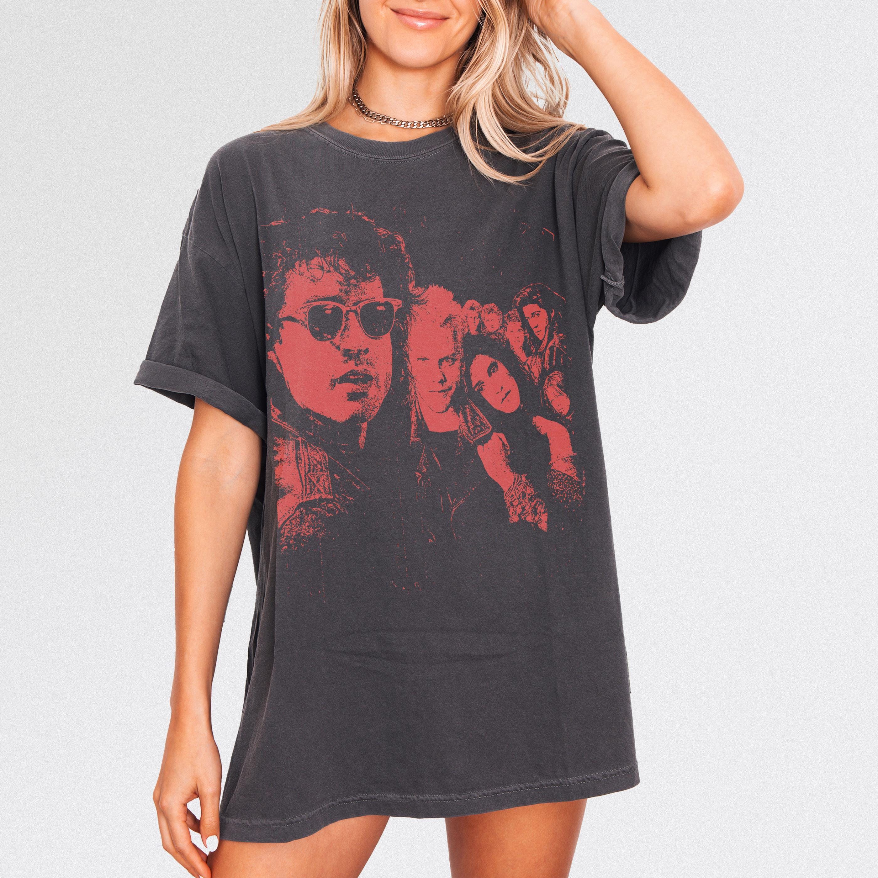 レトロな80年代のヴァンパイア映画Tシャツ、ホラーロストフィルム 