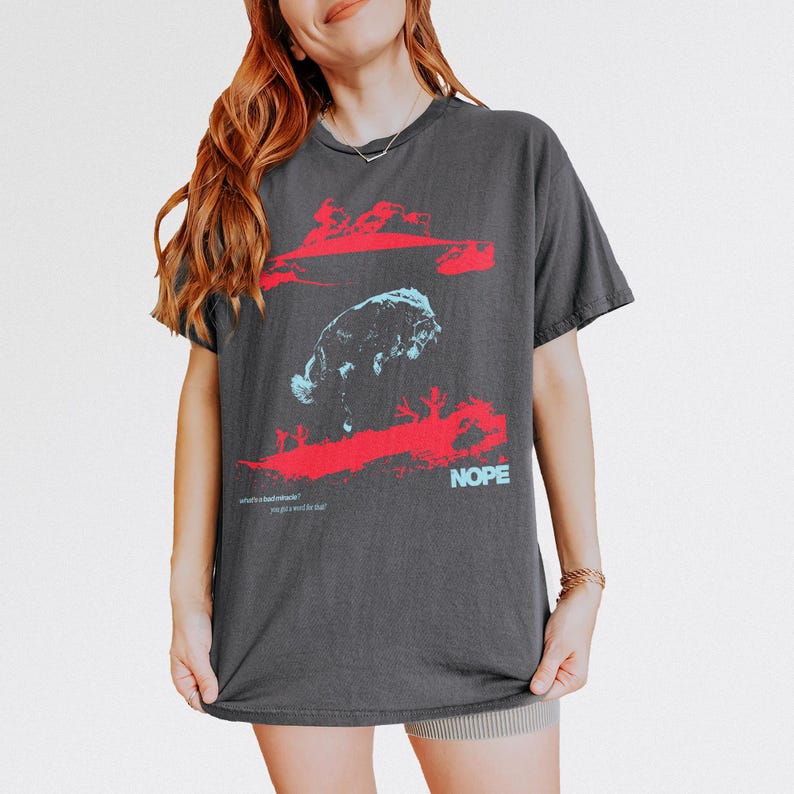 UFO Halftone Graphic Tee: Say Nope to Other Horror Movie Alien Apparel ...