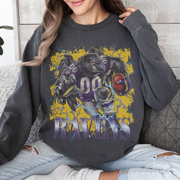 Sudadera de fútbol Ravens, mascota del equipo Retro Raven Bootleg sudadera de cuello redondo de gran tamaño descolorida, ropa vintage para fanáticos del fútbol Blitz