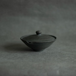 無釉炭絞り出し茶壺 – 手作り玉露茶器