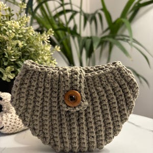Purse, Crochet Purse, Handmade Crochet purse, Small Purse, Khaki Green, Ribbed affect purse, Coin purse, Wallet, Hand crafted purse, Natural