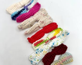 Conjunto de 10 laços de cabelo de algodão coloridos feitos à mão em crochê e 2 presilhas.