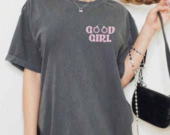 Difunde esas páginas como una buena chica. Camiseta. Las buenas chicas leen libros malos. Lee como una buena chica. Cómprame libros y llámame buena chica. Era Booktok.