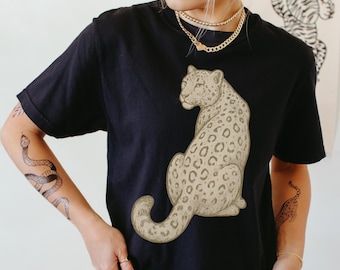 Snow Leopard Leopard Aesthetics Snow Leopard T Shirt Snow Leopard T-shirt Snow Leopard Tee Leopard Graphic Tee Gift Big Cat T Shirt
