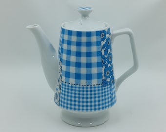 Vintage Quilted Pattern Teapot