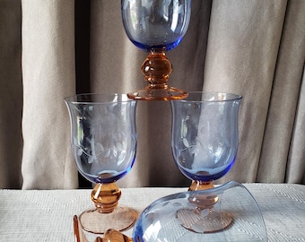 Vintage geätztes Glas Becher Blau Bernstein Stengel Blattmuster Weinglas - 4er Set