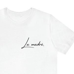 La madre T-shirt/ Mother&#39;s Day/ Mom&#39;s birthday/ Mom gift idea/ personalized mom gift/ Christmas gift/ unisex t-shirt/ mom hen