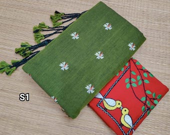Sari de algodón Khadi tejido a mano: Sari bordado con motivos florales y pieza de blusa con bordados.