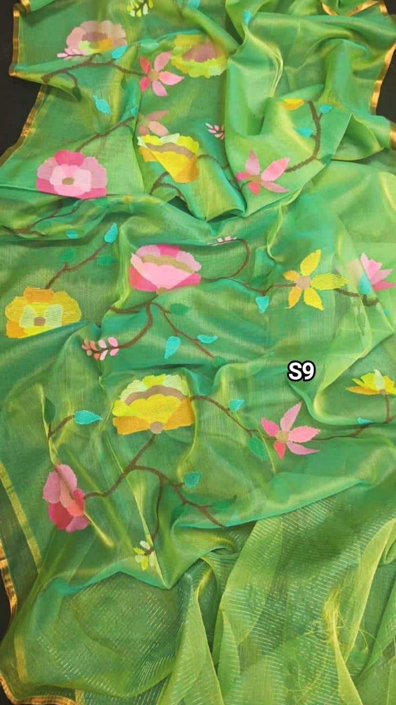 Handwoven Silk Muslin Jamdani Saree: Soft Floral Dhakai Sari with Blouse Piece S9