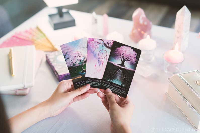Cartes Oracle en fleurs de cerisier - Jeu de cartes de tarot - The Sacred Seekers image 2