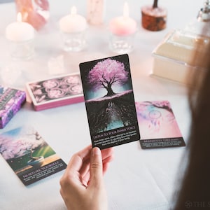 Cartes Oracle en fleurs de cerisier - Jeu de cartes de tarot - The Sacred Seekers image 4