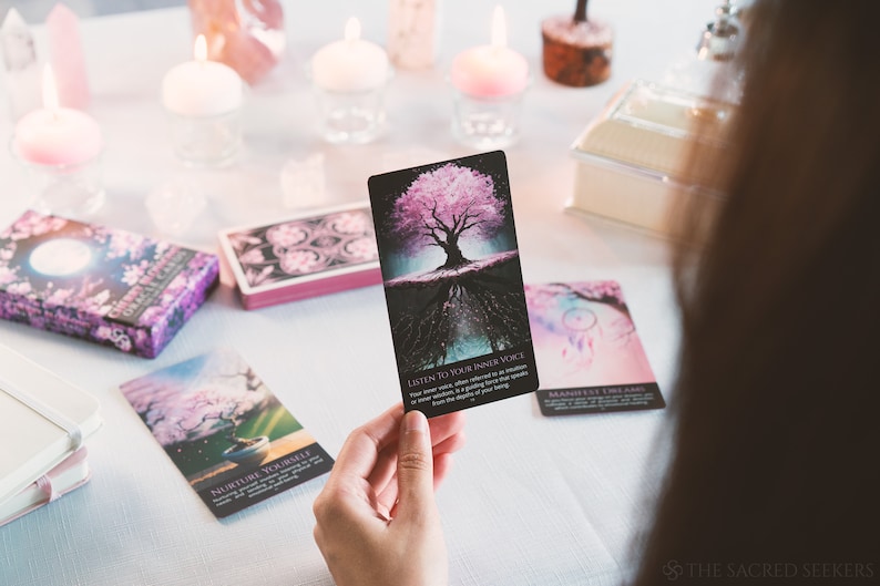 Cartes Oracle en fleurs de cerisier - Jeu de cartes de tarot - The Sacred Seekers image 4