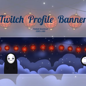 Może przedstawiać: Baner profilu Twitch przedstawiający nocne niebo z białymi chmurami i sznurem czerwonych lampionów. Po obu stronach banera znajdują się dwie kreskówkowe postacie z białymi maskami.