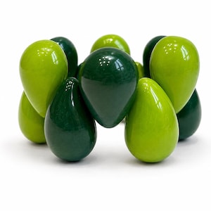 Handgjort Chunky Green Armring: Djärvt Statement-armband