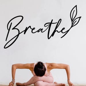 Decorazione murale in metallo &quot;Respira&quot; per l&#39;ingresso, arredamento minimalista per il soggiorno, arredamento moderno per la camera da letto, regalo zen, arredamento per studio yoga zen &quot;Just Breathe&quot;