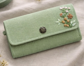 Portafoglio lungo in velluto a coste Cottagecore personalizzato, borsa ricamata con fiori, regalo in tessuto con nome personalizzato