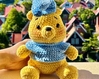 Pooh Bär im Pyjama Häkelanleitung: 2in1 Amigurumi (PDF Pattern)