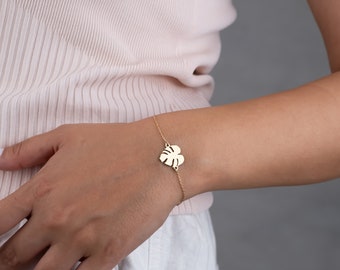 Gold Plated Leaf Bracelet With Monstera Charm, Tropical Nature Inspired Jewelry, Plant Lady Gift, Botanical Bridesmaid Jewelry, Gift for her