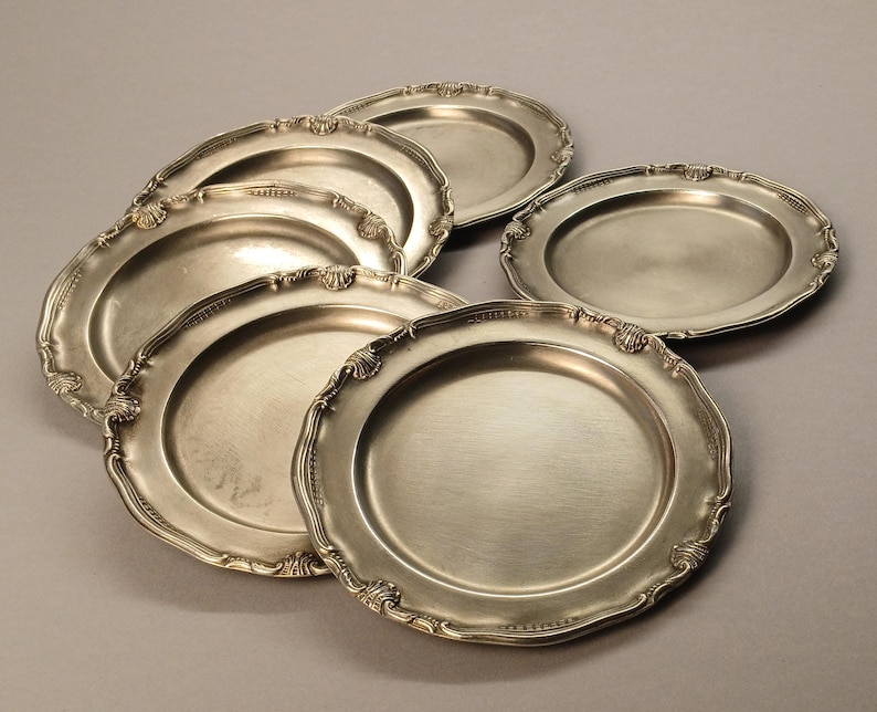 Posavasos antiguos de peltre pesado, juego de 6, /95% Zinn / 736 g. Hechos a mano, posavasos grandes de metal de 37,3 cm (736 g), artículos de bar europeos antiguos. imagen 2