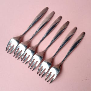 Vintage WILKENS 90 Silver Plated Dessert Forks, Set of 6, in original box. Made in Germany in the middle of the last century.