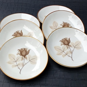 Rosenthal, Vintage set of 6 small Porcelain plates, coasters with floral pattern and gilded border. Germany, Rosenthal.