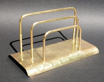 Portalettere vintage in ottone / Portaoggetti da scrivania di metà secolo / Portadocumenti e posta in ottone massiccio / Decorazione classica per scrivania da ufficio