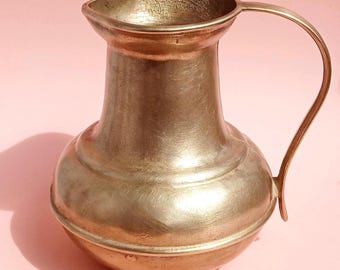 Vintage massief messing kanvaas, zware decoratieve koperen kan 1037 g, waterkan uit het midden van de eeuw, middelpunt hoge bloemenvaas, messing voor verzamelaars