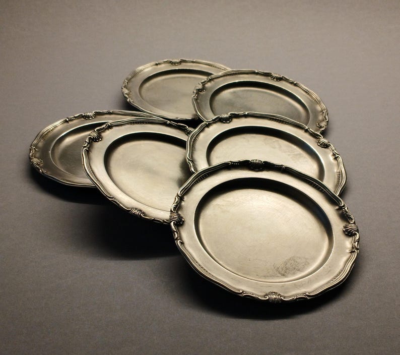 Posavasos antiguos de peltre pesado, juego de 6, /95% Zinn / 736 g. Hechos a mano, posavasos grandes de metal de 37,3 cm (736 g), artículos de bar europeos antiguos. imagen 3