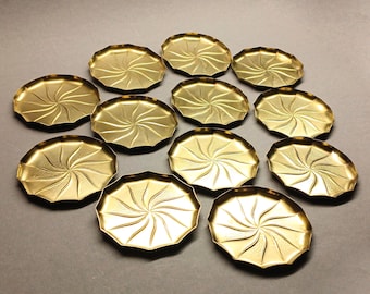 Set di 12 sottobicchieri in ottone massiccio / Sottobicchieri per bevande in ottone vintage / Decorazione da tavola moderna di metà secolo