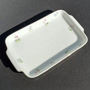 Vintage porcelain butter plate with delicate floral pattern / Arzsberg Germany / Porcelain decor studio Leni Parbus 50 - 60s