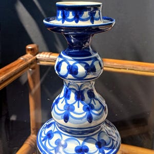 Vintage Keramik Kerzenständer mit Kobalt Muster. blau und weiß