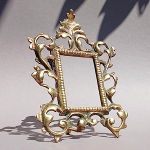 Chic Rare Antique brass cast frame for a smoll picture or photo 5,5 x 7,5cm / 2&quot; x 3&quot;. Antique rococo frame.