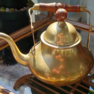 Vintage brass tea kettle - old brass kettle - Antique teapot for your kitchen collection or design - old brass teapot.