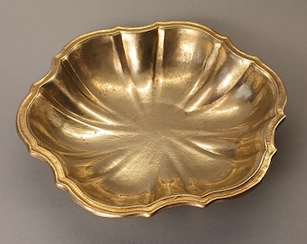 Vintage Solid Brass Bowl, Heavy Cast Brass Dish, Mid Century Decorative Bowl, Hollywood Regency Decor, Gold Centerpiece, 9.5” Weight: 823 g