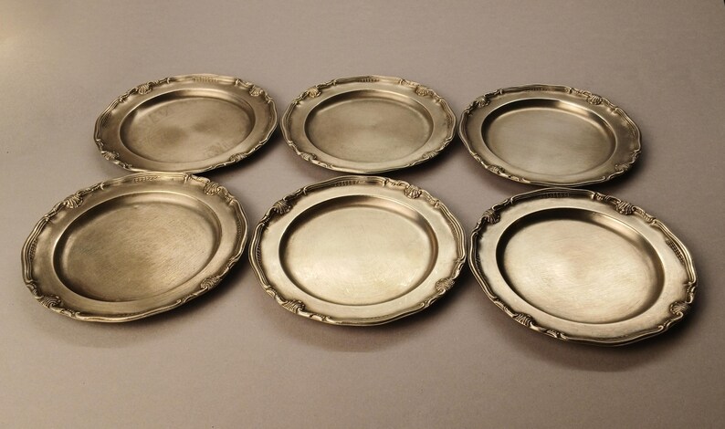 Posavasos antiguos de peltre pesado, juego de 6, /95% Zinn / 736 g. Hechos a mano, posavasos grandes de metal de 37,3 cm (736 g), artículos de bar europeos antiguos. imagen 17