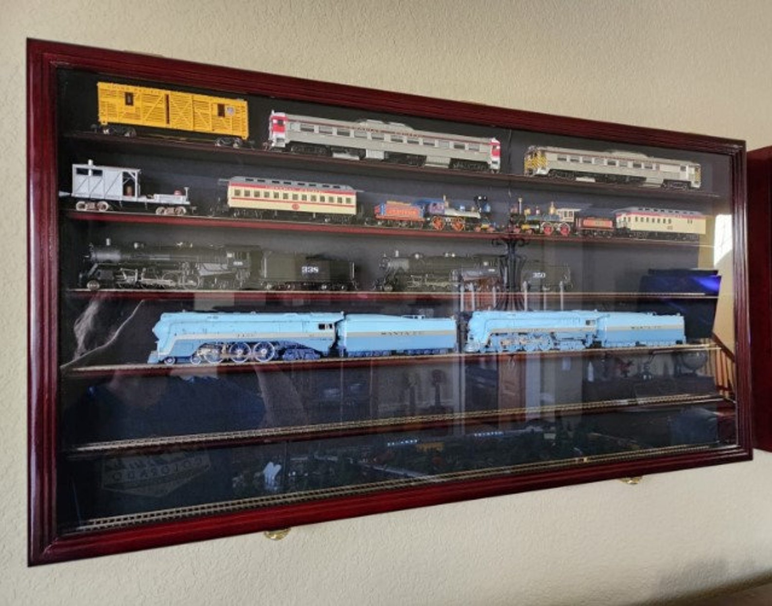 Train Display Case HO OO Scale Model Black Collector Hobby Wall Mount