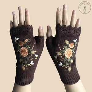 Vintage Style Women's Fingerless Knitted Flower Pattern Gloves,Knitted Fingerless Gloves,Knitted Wrist Warmers,Gift for Her,Best Gifts