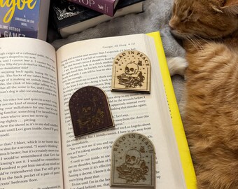 Read in Peace Wooden Magnet