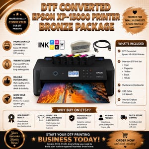 Könnte beinhalten: Ein schwarzer Epson XP-15000 Drucker, konvertiert für DTF-Druck, mit einem Satz CMYK- und Weiß-Tintenpatronen, einem Wartungschip-Resetter und einem USB-Kabel. Der Drucker zeigt einen lebendigen Landschaftsdruck auf dem Ausgabefach.