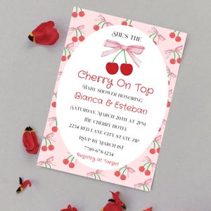 Elle la cerise sur le dessus du paquet d'invitations pour baby shower de Zazzle.be Liste d'envies Vous avez des idées ? Faire-part de fête de naissance cerise | Faire-part noeud coquette | Carte de tombola de couches | Livres pour bébé