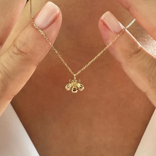 14K Gold Bee Necklace, Handmade Jewelry, Solid Gold Bee Necklace, Gift For Mom, Minimalist Jewelry, Bee Jewelry, Fine Jewelry, Mama Necklace