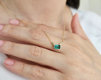 Collar de esmeralda de oro, joyería con piedra de nacimiento de mayo, collar con piedra preciosa verde baguette, piedra de nacimiento de oro de 14 quilates, delicada joyería con esmeralda para mujer