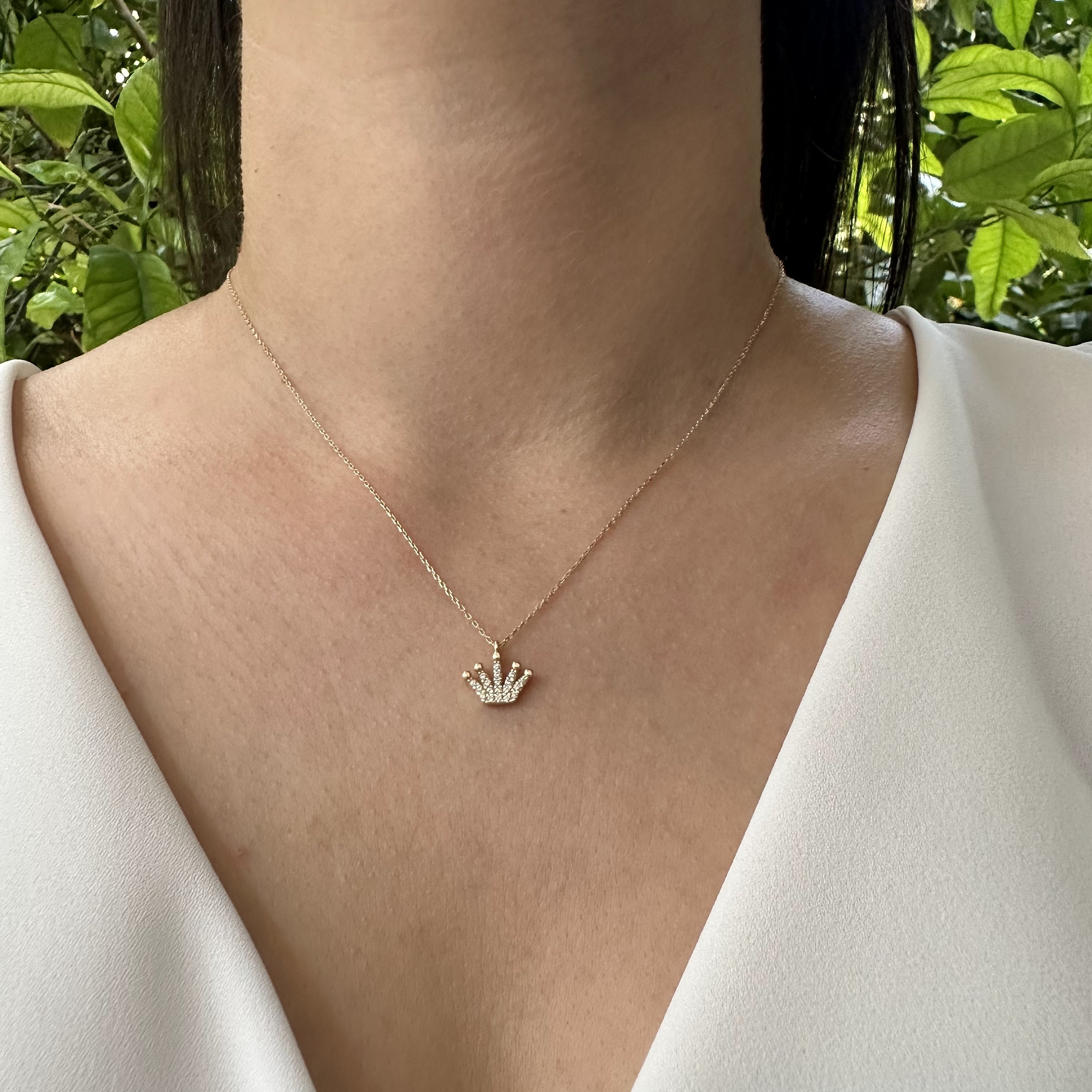 14K Gold Crown Necklace, Queens Crown Pendant, Solid Gold Crown Charm, Christmas Gift, Gift for Sister, Delicate Necklace - Etsy 14K Gold Crown Necklace, Queens Crown Pendant, Solid Gold Crown Charm, Christmas Gift, Gift for Sister, Delicate Necklace - Etsy