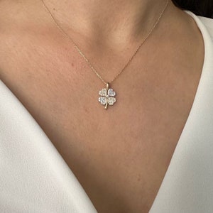 14K Gold Klee Halskette, viel Glück Halskette, zierliche Halskette, St. Patricks Tagesgeschenk, Solid Gold Klee Halskette, vierblättriges Kleeblatt