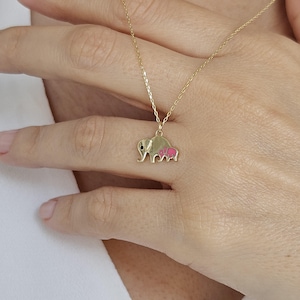 14K Solid Gold Mom & Baby Elephant Necklace, Złoty urok szczęścia dla mamy, Różowy emaliowany naszyjnik z wisiorkiem słonia, Najlepszy prezent na Dzień Matki
