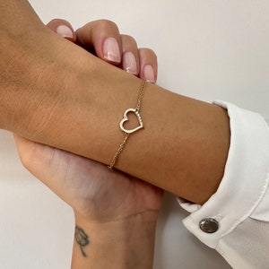 14K Solid Gold Heart Charm Bracelet, Dainty Handmade Heart Bracelet, Best Valentine&#39;s Day Gift For Her, Tiny Heart Bracelet, Wedding Gift