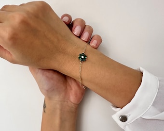 14K Gold Emerald Bracelet, May Birthstone, Raindrop Cut Emerald Flower Barcelet, Christmas Gift, 14K Solid Gold Bracelet, Mother's Day Gift