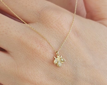 Bee Necklace, Solid Gold Necklace, 14K Gold Bee Necklace, Minimalist Jewelry,  Halloween Necklace, Bee Jewelry, Fine Jewelry, Mama Necklace